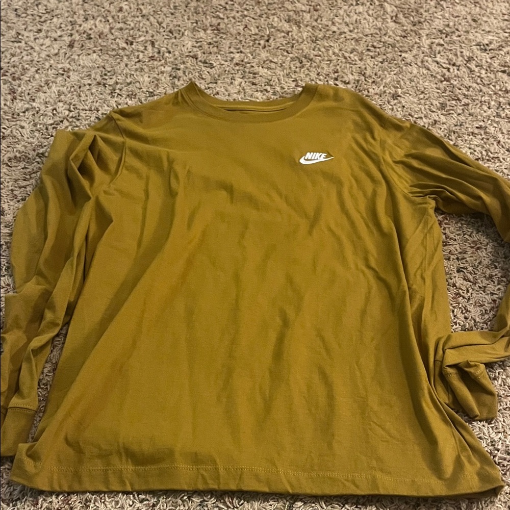 Nike Golden Long Sleeve Shirt